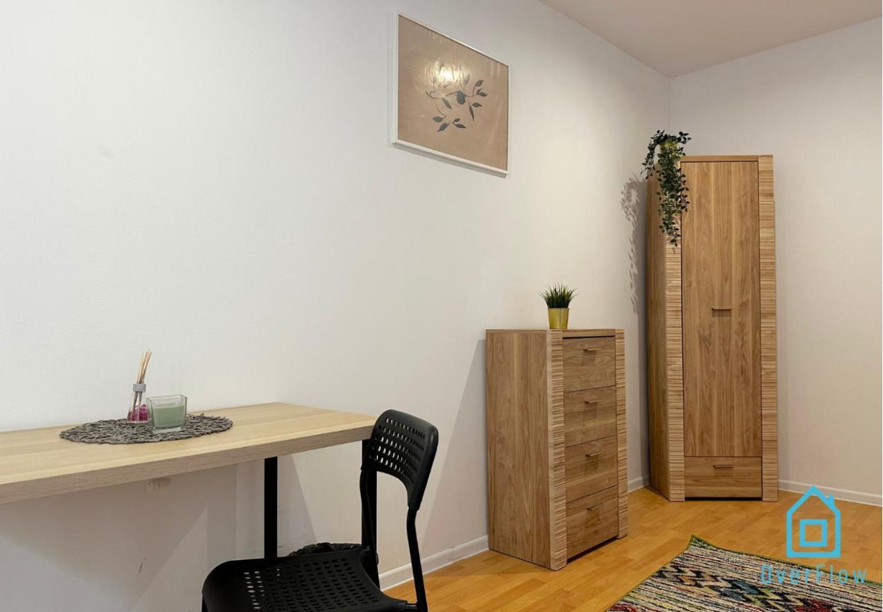 Leaf Room - 20 Minutes To Gdansk Old Town & Seaside Exterior photo